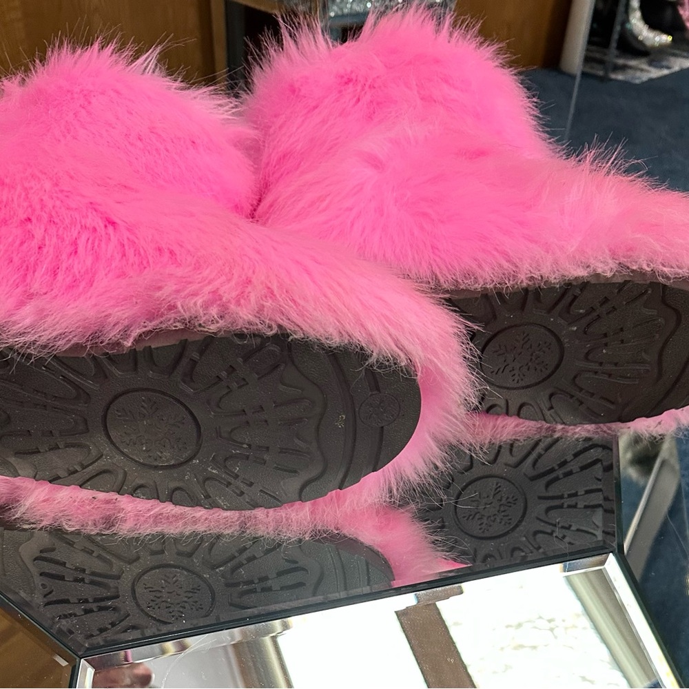 Pink Furry Boots - Picture 4 of 9